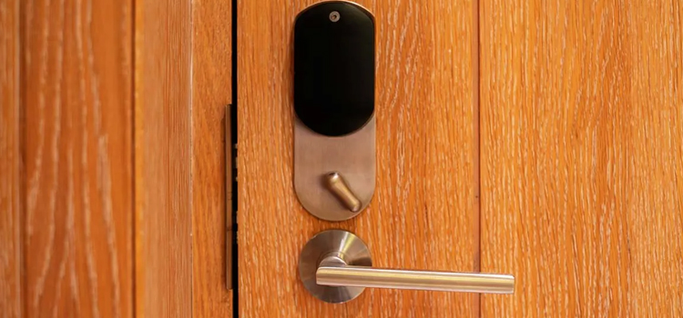 Automatic Locking Door Knob Holtville